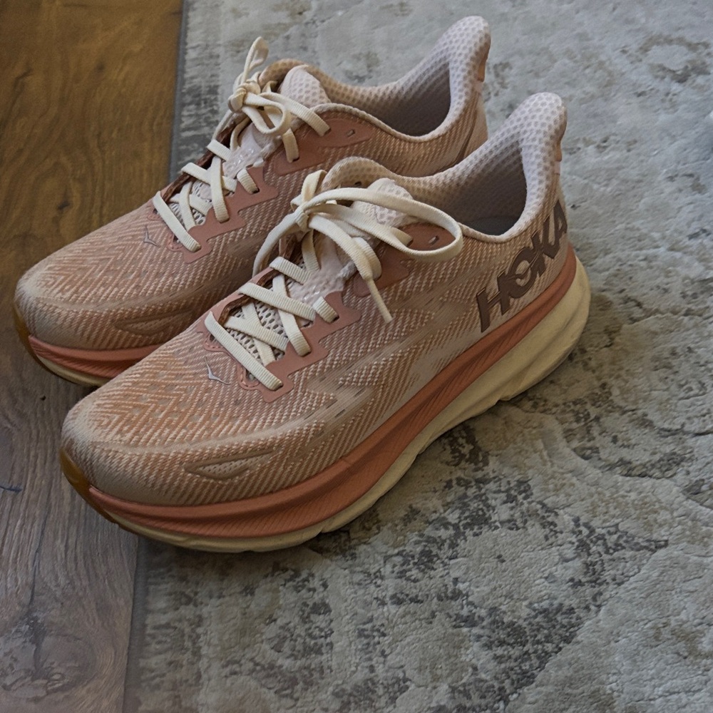 Hoka Women's Clifton 9’s